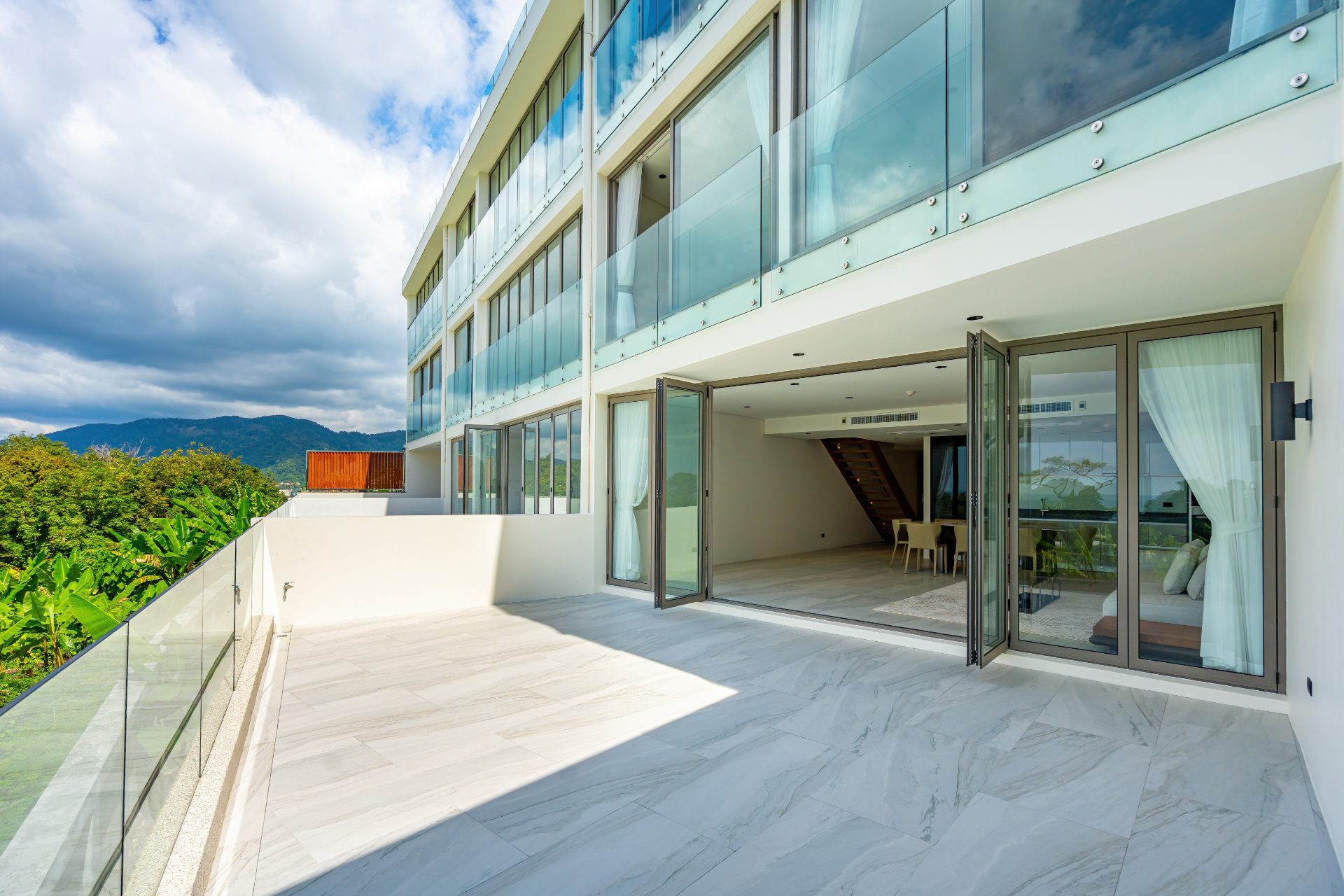Bluepoint Condominiums
